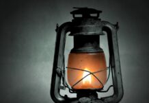 Czym można skleić Klosz lampy tylnej?