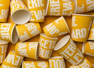 Z jakiego plastiku są lampy?