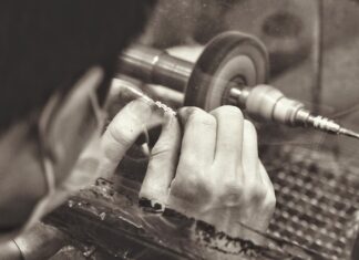 Ile kosztuje polerowanie przednich reflektorów?